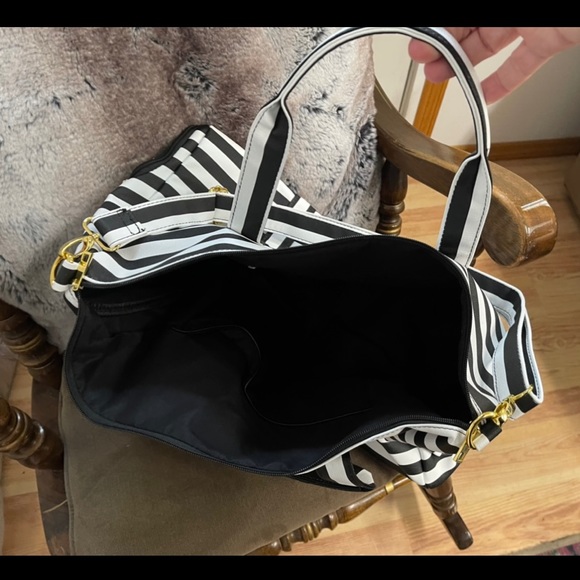 Weekend Bag - Picture 3 of 3